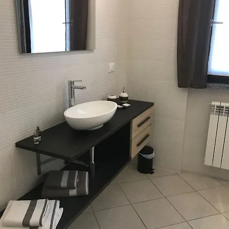 Casa Alle Porte Di アパート パヴィーア