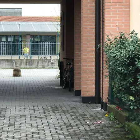 アパート Casa Alle Porte Di パヴィーア